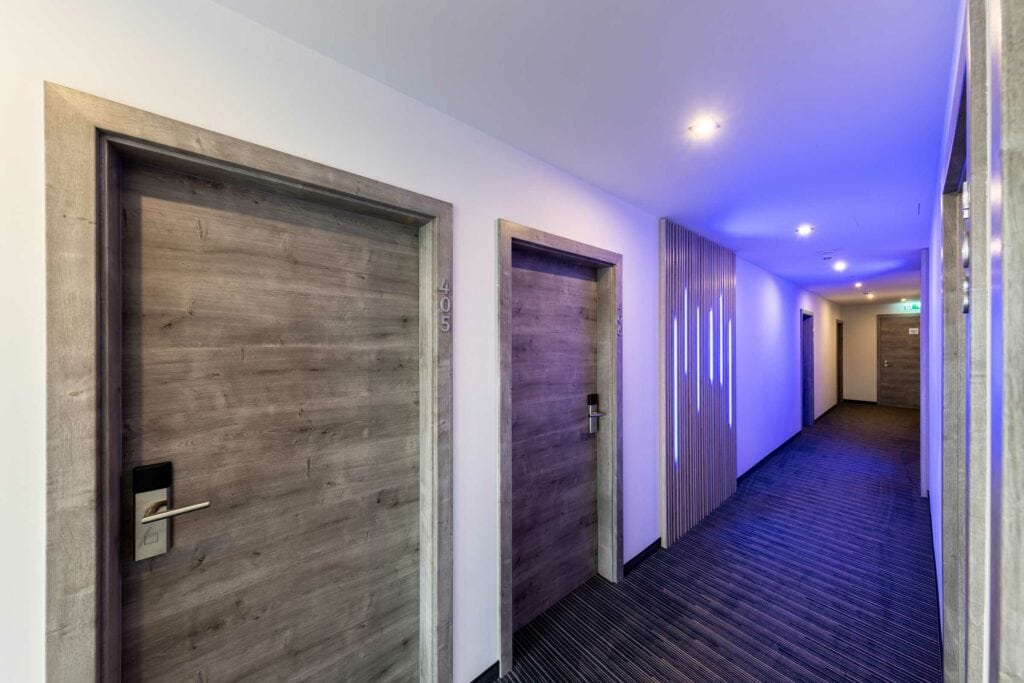 The Staycation Hotel in Sindelfingen bei Stuttgart Zimmer Gang